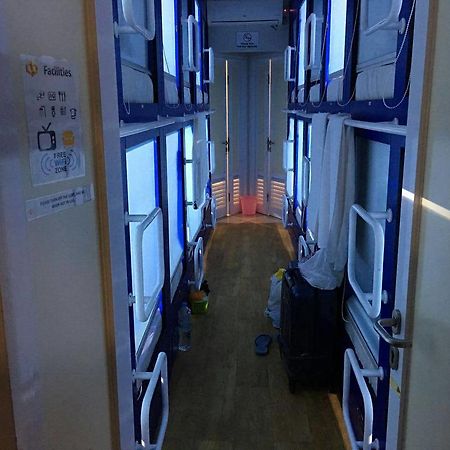 Qb Sleep Capsule Hotel Kuta Lombok Εξωτερικό φωτογραφία